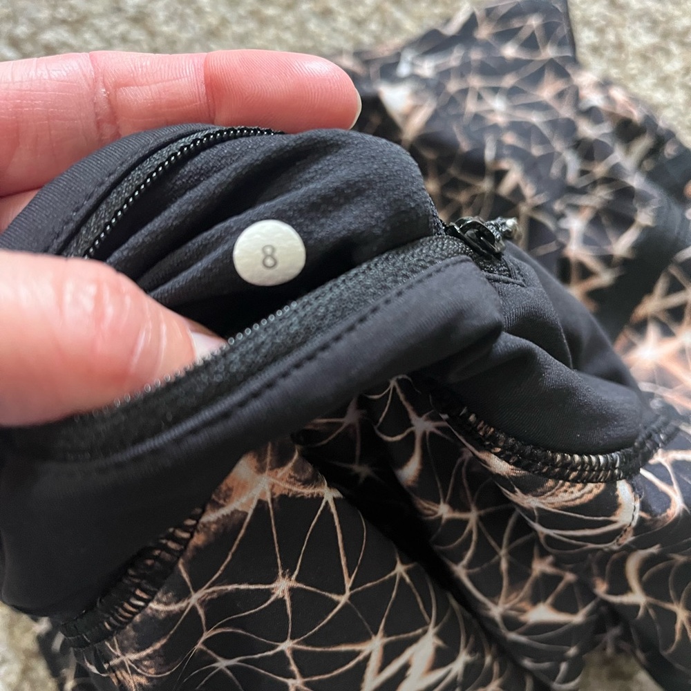 lululemon athletica Geometric Black and Cream Mini Skirt - Picture 4 of 4